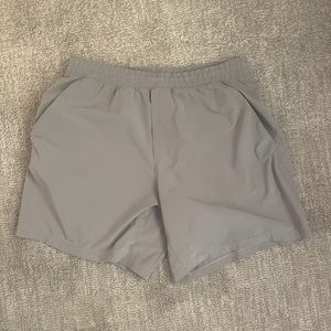 Lululemon 7” Linerless Pacebreaker shorts - size L